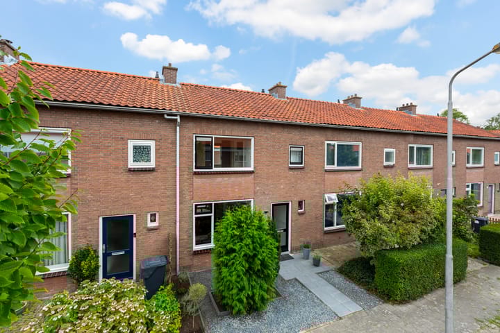 Photo of property Kastanjestraat 9, Numansdorp