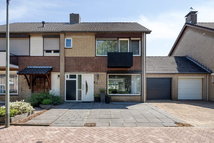 Kasteel Annendaelstraat 36 in Roermond