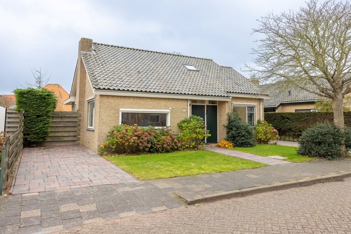 Photo of property Keesomlaan 41, Den Burg