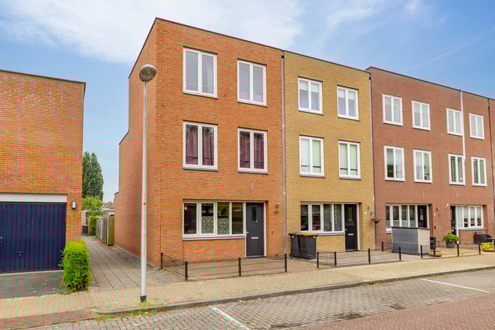 Keizersmantel 50 in Hoogeveen