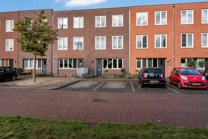 Keizersmantel 80 in Hoogeveen