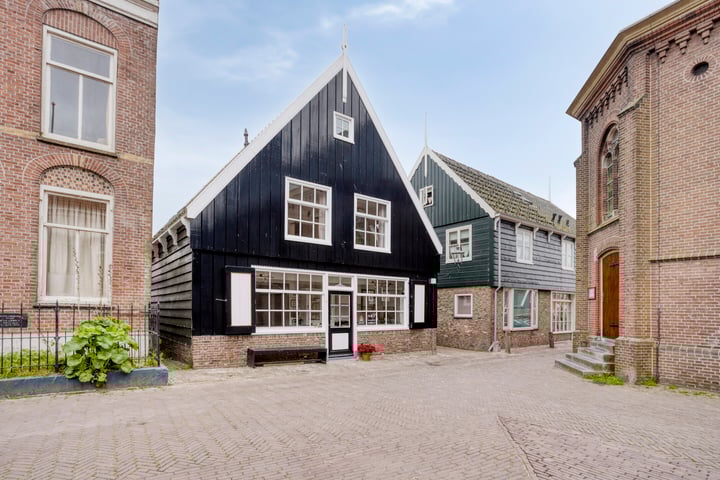 Kerkbuurt 144 in Marken foto