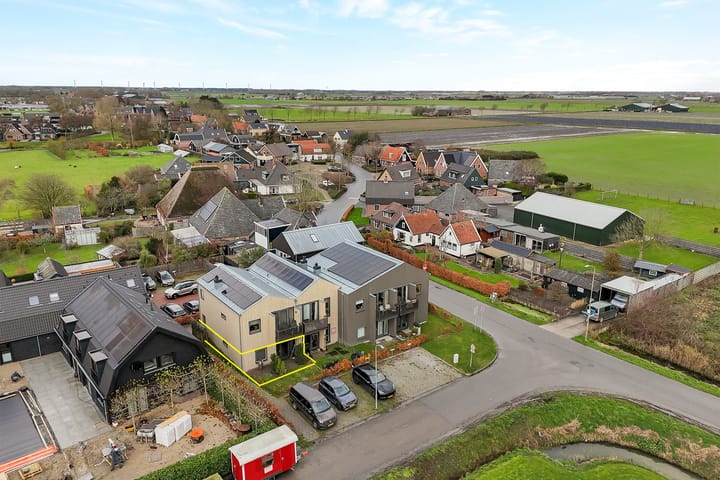 Kerkbuurt 32 in Tuitjenhorn