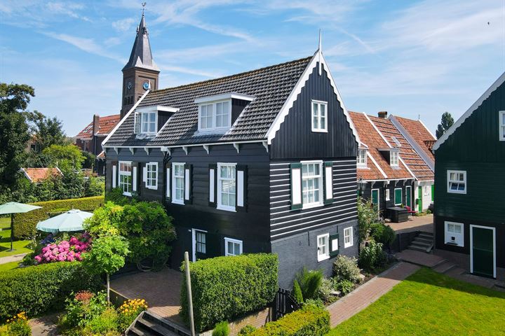 Kerkbuurt 5 in Marken