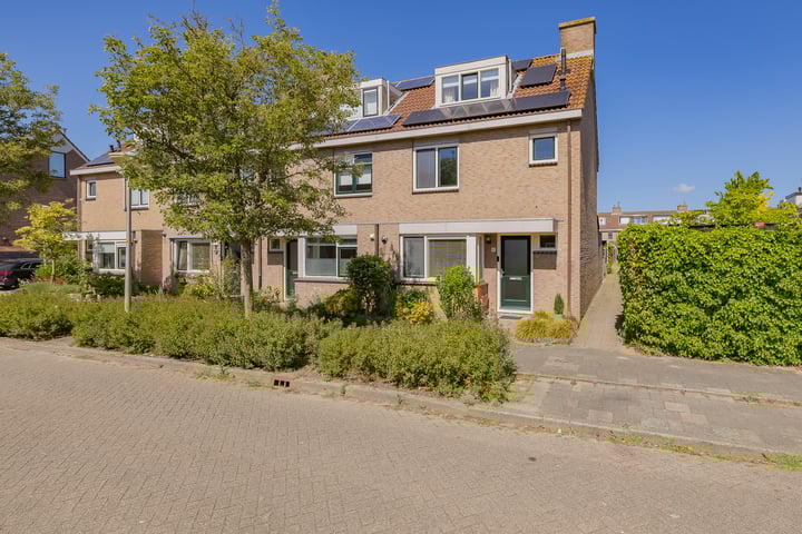 Kerkenmaaijerskamp 4 in Velserbroek