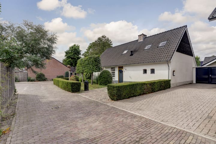 Kerkepad 13 in Hapert