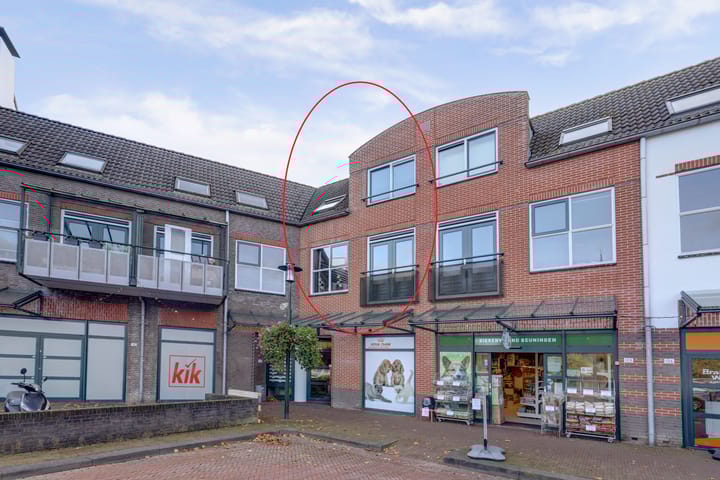Kerkplein 110 in Beuningen Gld