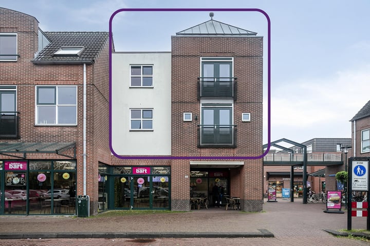 Photo of property Kerkplein 122, Beuningen Gld