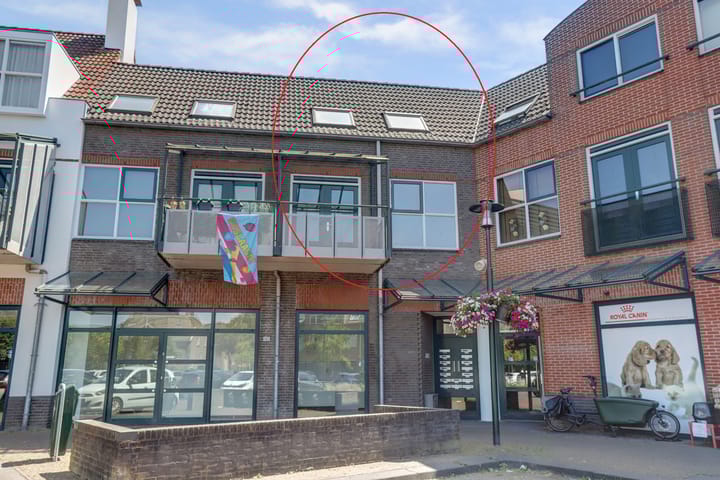 Kerkplein 124 in Beuningen Gld