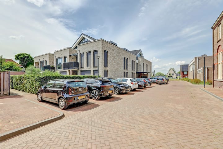 Photo of property Kerkplein 15, Raamsdonk
