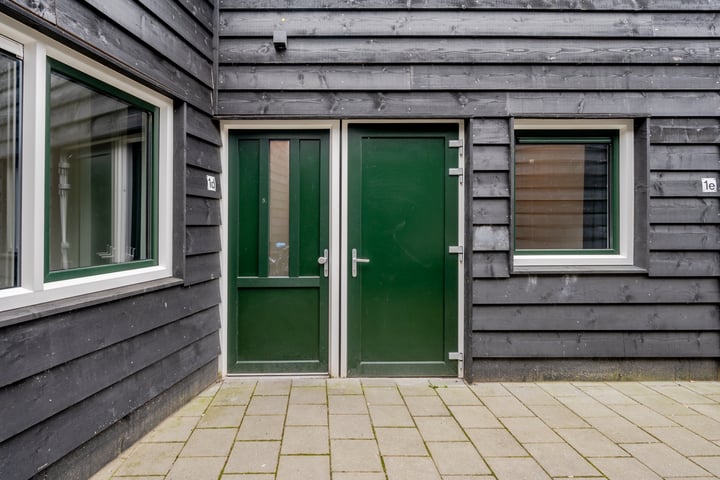 Kerkplein 1d in Hippolytushoef