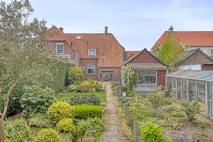 Photo of property Kerkstraat 11, Heesch