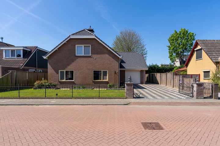 Kerkstraat 14 in Andel