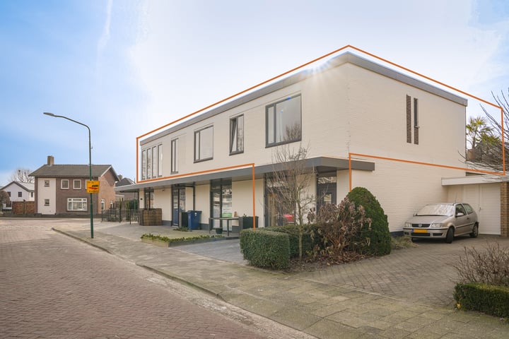 Kerkstraat 16 in Leende