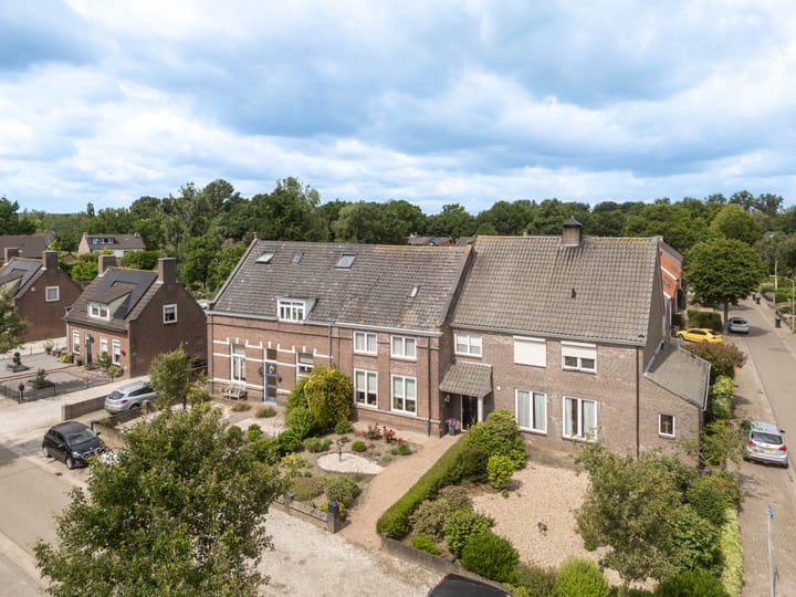Kerkstraat 17 in Overlangel
