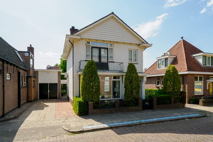 Kerkstraat 17 in Hengelo photo