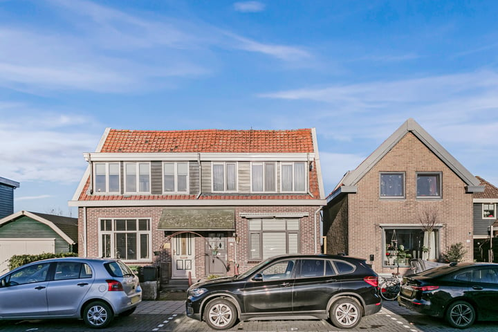 Kerkstraat 216 in Oostzaan