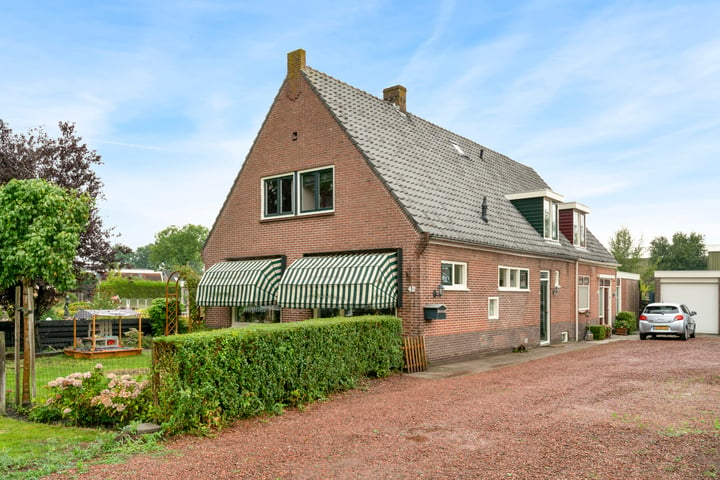 Kerkstraat 42 in Waarland