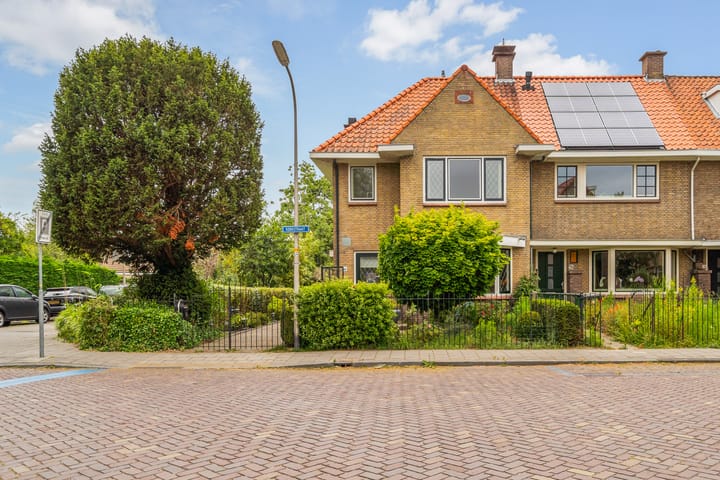 Photo of property Kerkstraat 58, Wassenaar