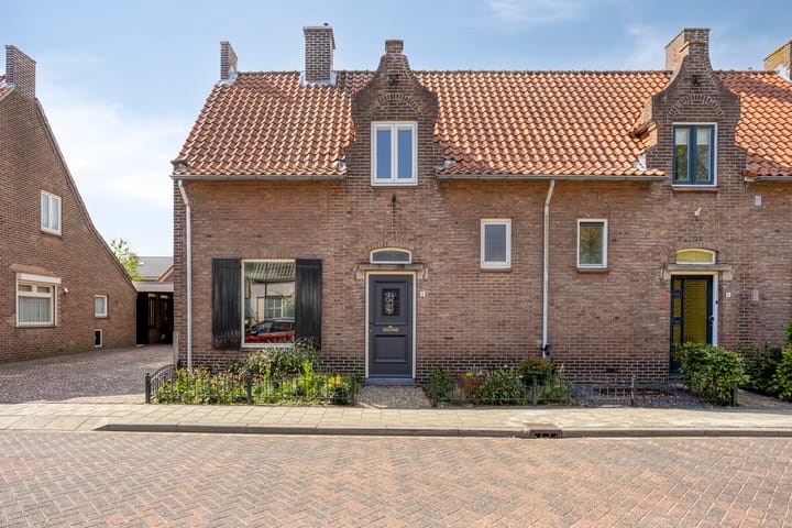 Kerkstraat 8 in Heesch