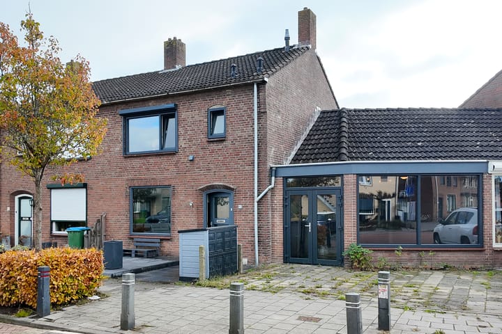 Photo of property Kerkweg 10, Klundert
