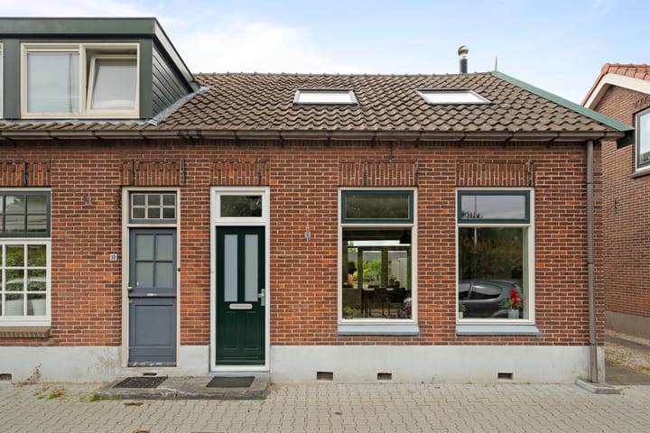 Kerkweg 12 in Woubrugge Foto