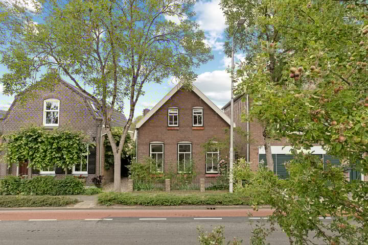 Kerkweg 133 in Lekkerkerk