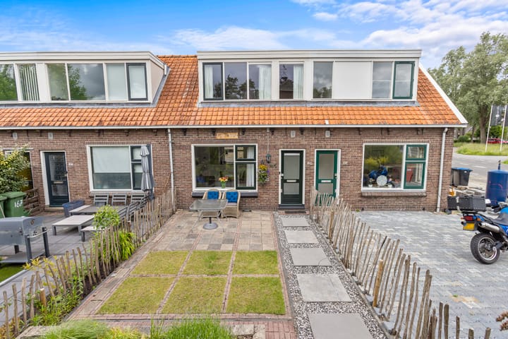 Photo of property Kerkweg 165, Lekkerkerk