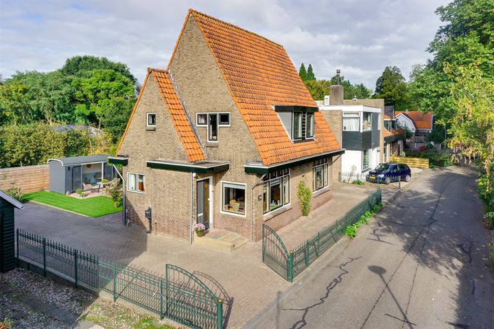 Photo of property Kerkweg 20, Rozenburg