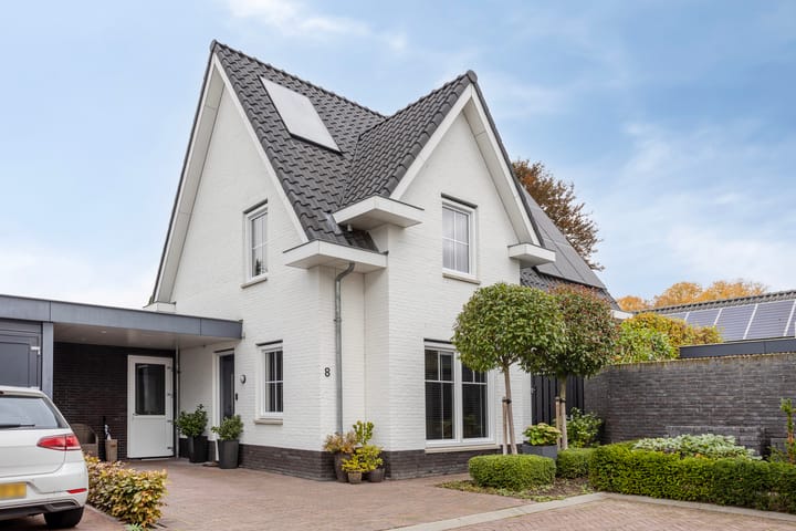 Kersenbogerd 8 in Nuenen foto