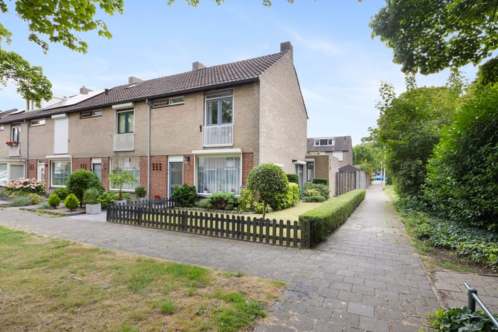 Kievitstraat 2 in Helmond photo