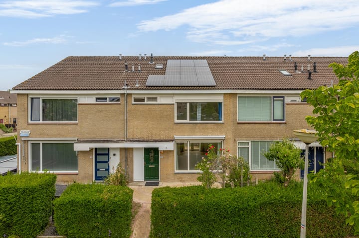 Kikkerveen 130 in Spijkenisse foto