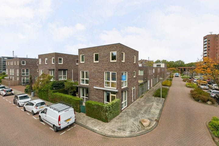 Klaasje Zevensterstraat 159 in Hoogvliet Rotterdam