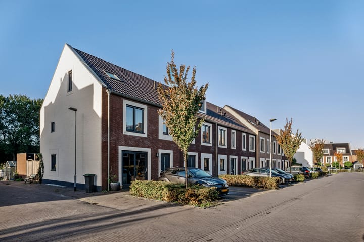 Photo of property Klaproos 7, Ouderkerk aan de Amstel