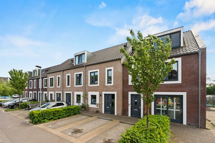 Photo of property Klaproos 9, Ouderkerk aan de Amstel