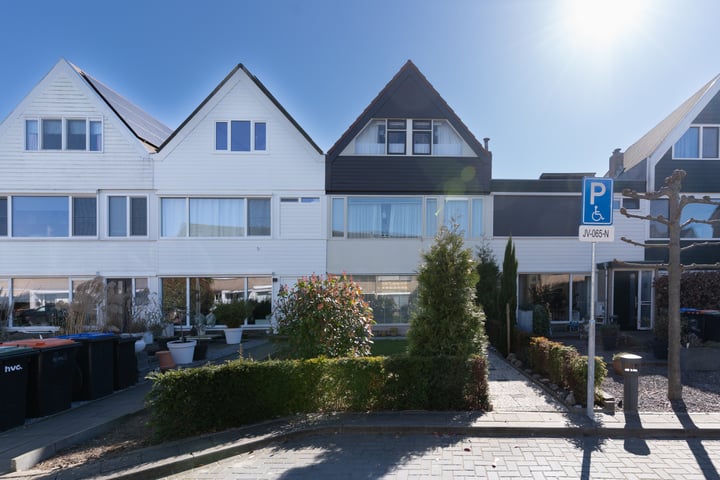 Photo of property Klaproosstraat 18, Zwijndrecht