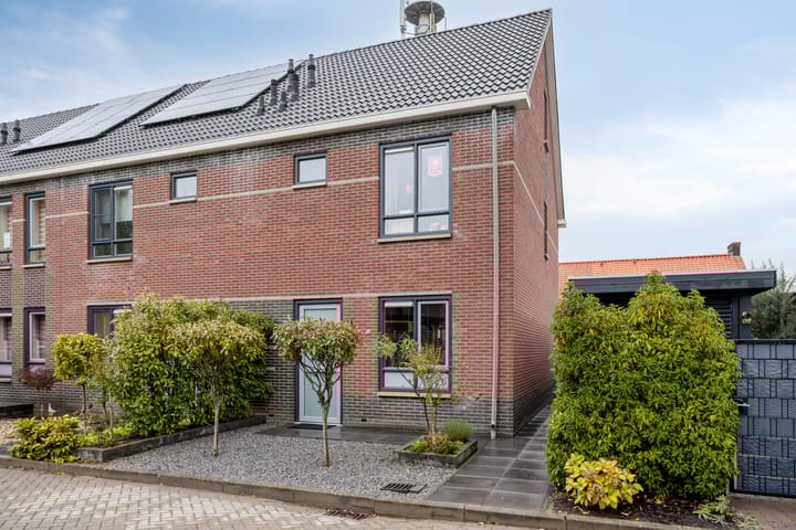 Photo of property Klaproosstraat 2, Goor