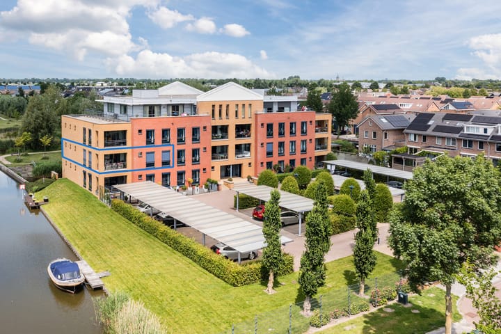Photo of property Klaversloot 13, Broek op Langedijk