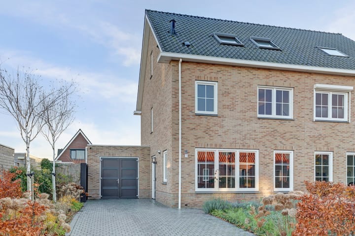 Photo of property Klaverstraat 1, Lewedorp