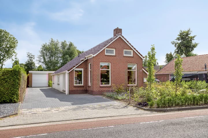 Klinkerweg 87 in Finsterwolde photo