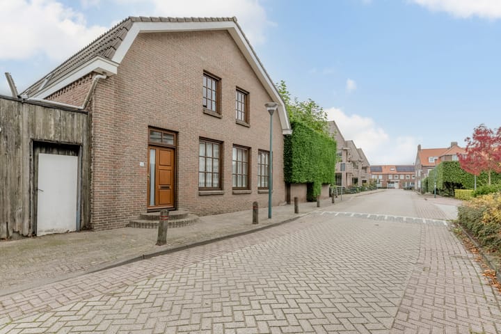 Klokkenlaan 10 in Loon op Zand