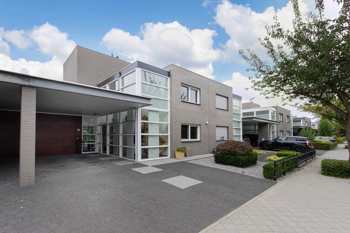 Photo of property Kloosterbosch 16, Maastricht
