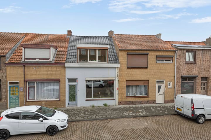 Photo of property Kloosterlaan 15, Sas van Gent