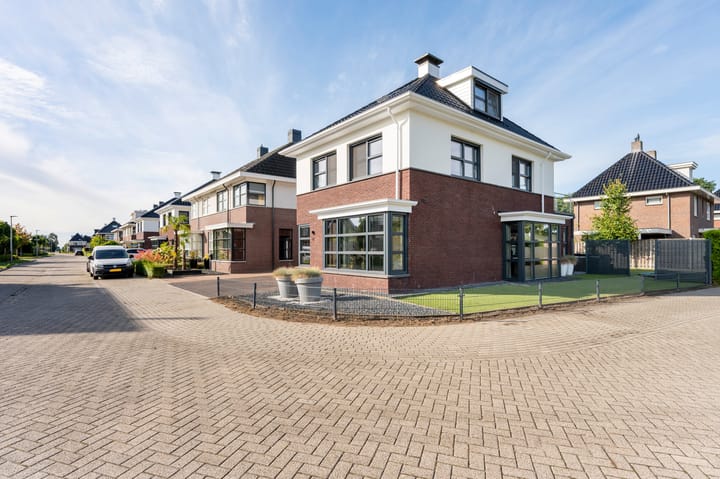 Kloostertuin 10 in Emmen Foto