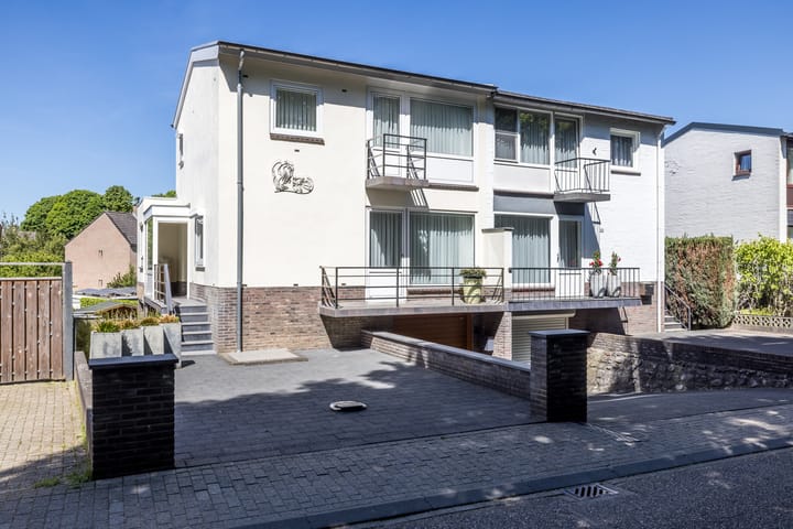 Photo of property Kloosterweg 21, Valkenburg
