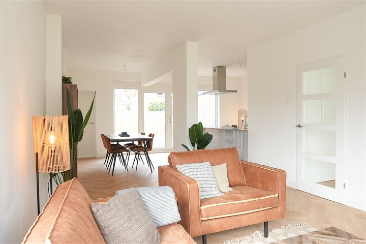 Knottenplat 1 in Eelde foto