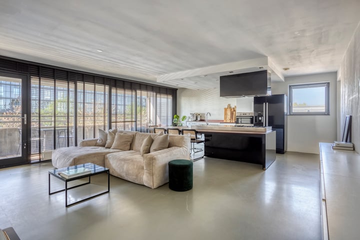 Photo of property KNSM-laan 339, Amsterdam