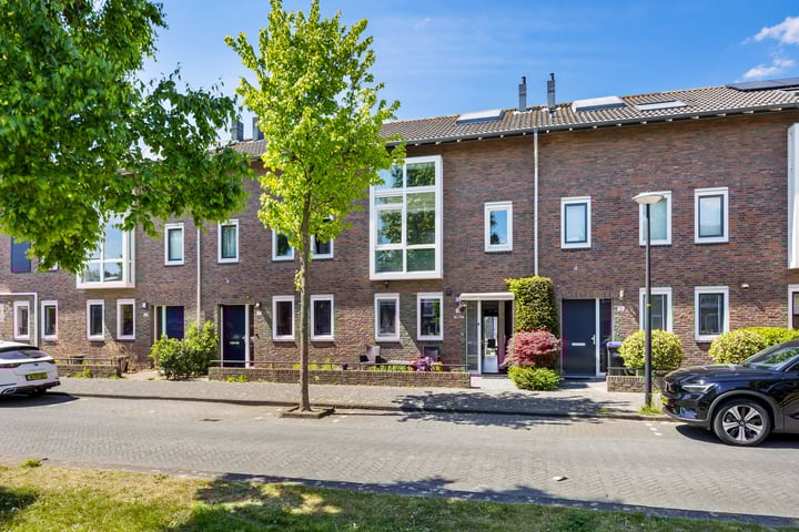 Ko van Dijkplein 17 in 's-Gravenhage foto