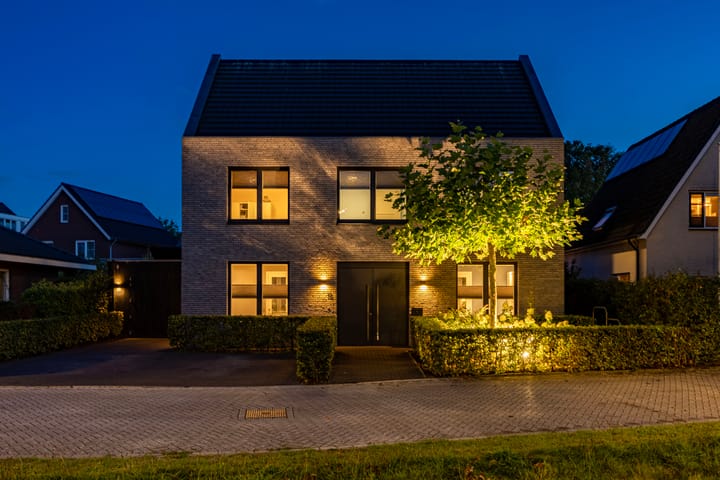 Kolbleistraat 16 in Hengelo photo