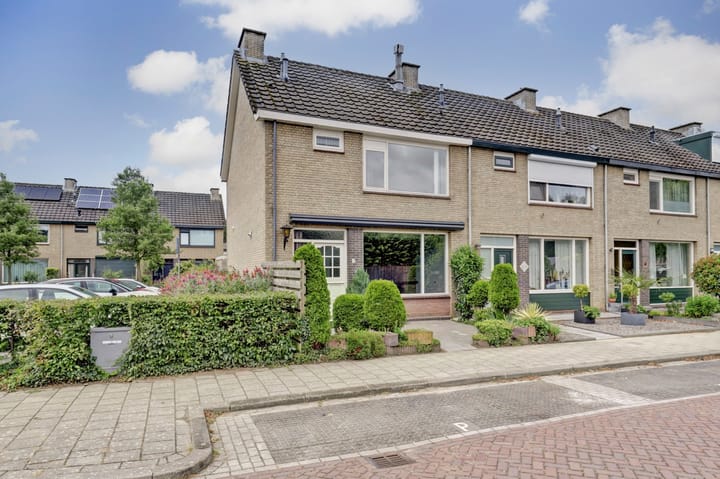 Kolgansstraat 8 in Strijen Foto